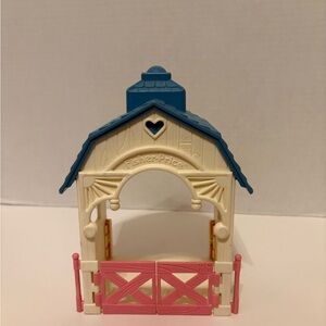 FISHER PRICE Loving Family Dollhouse Stable Barn 1997